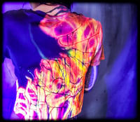 Image 5 of SyMmetRy UV crop (M)