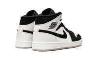 Image 2 of Air Jordan 1 Mid Diamond Shorts