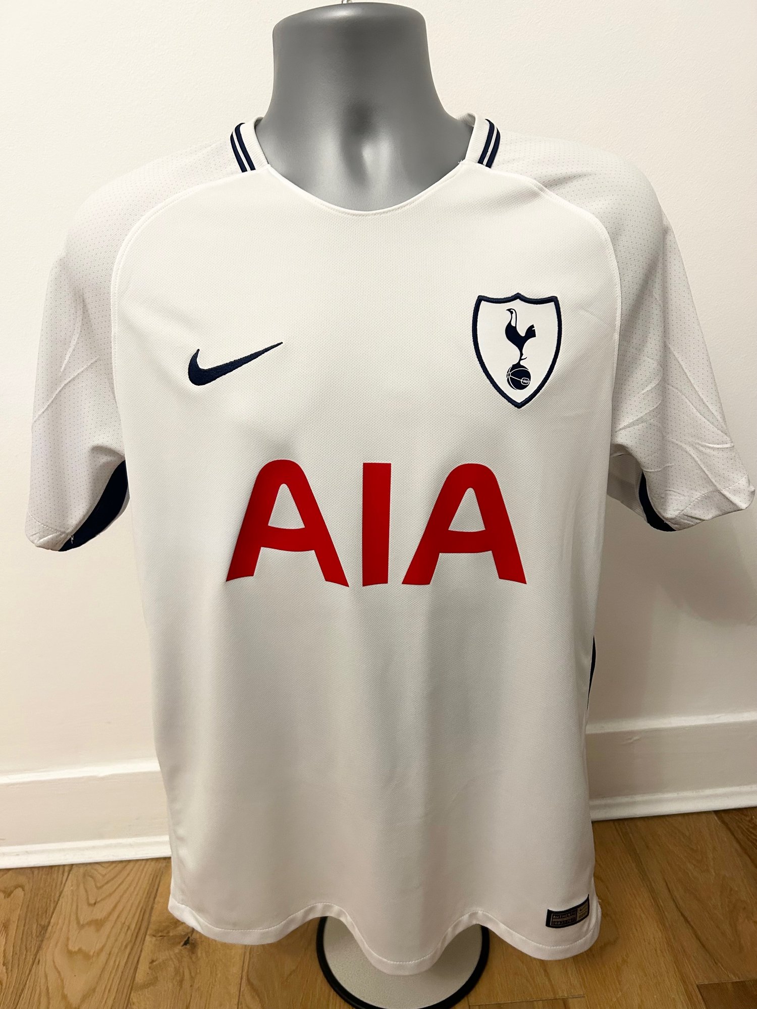Image of Tottenham Hotspur “KANE 10” 2017/18 Home Shirt + PL patches, L