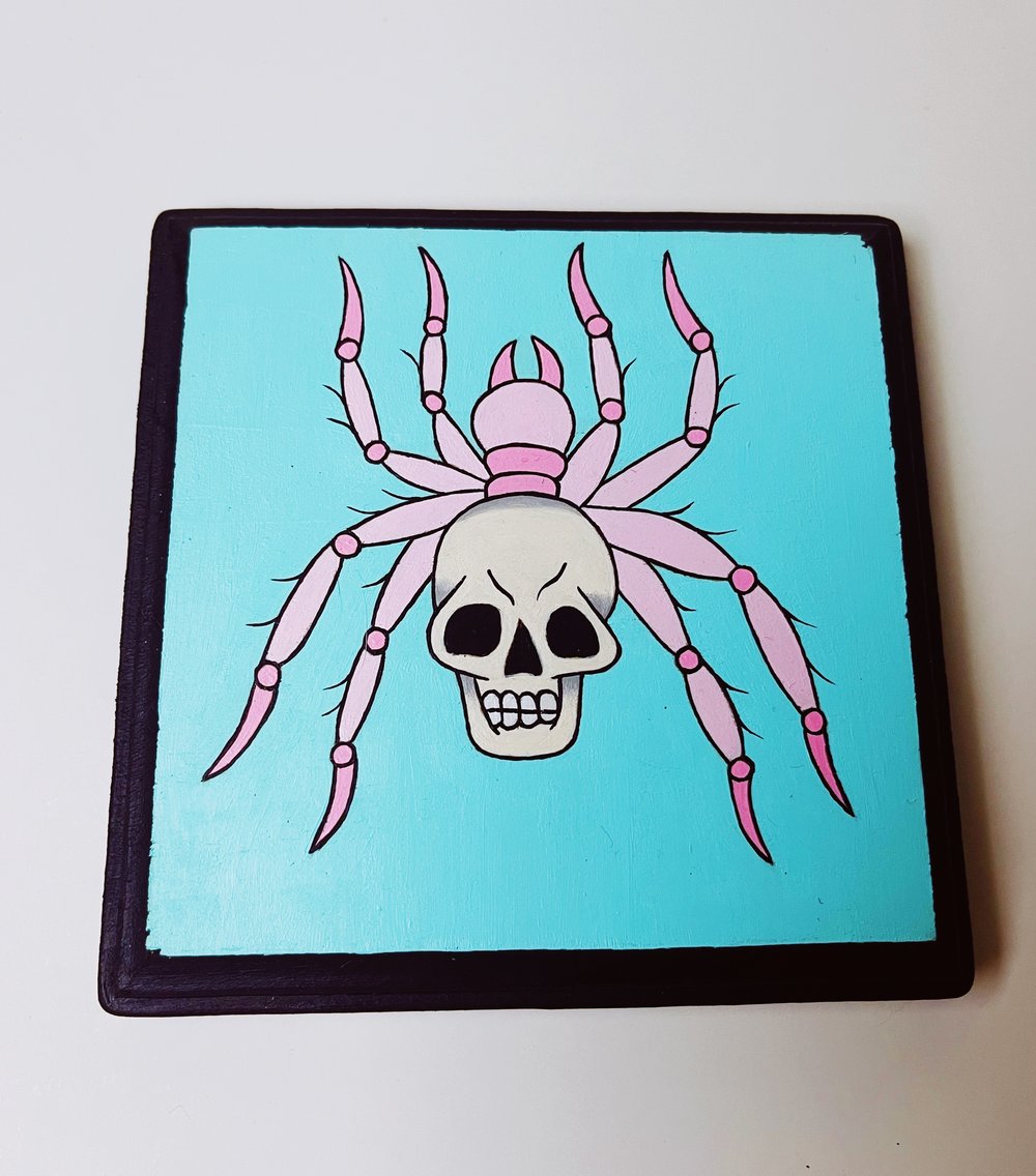 Spider + skull (clearance due to scratches)
