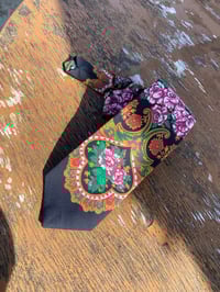 Image 9 of GRAVATA NEGRA. Feita a man. 