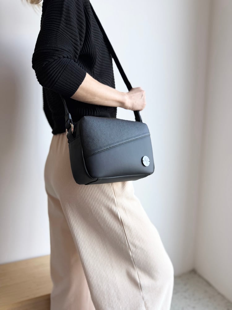 Image of Box Bag Dark Blue