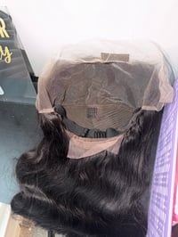 Image 3 of 32 inch body wave wig 