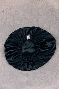 Image 4 of "CARBON" LUXURY SATIN BONNET