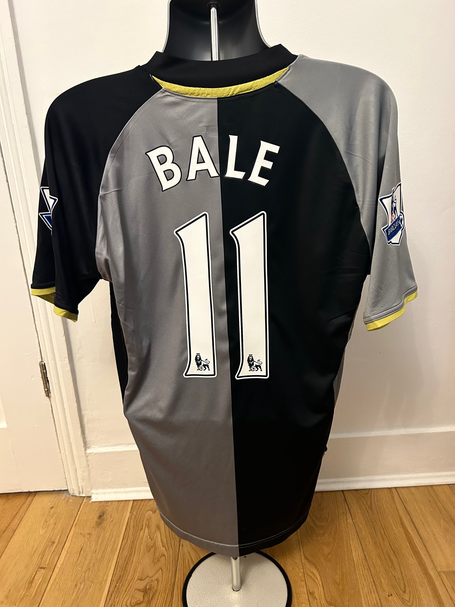 Image of Tottenham Hotspur “BALE 11” 2012/13 Third Shirt + PL patches (XL)