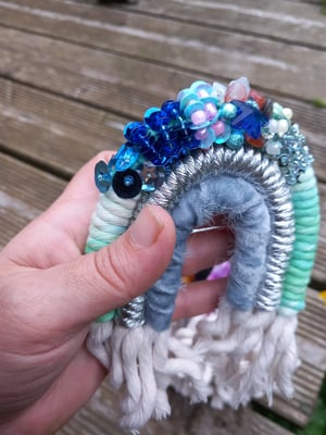 Mini macrame beaded rainbow 4