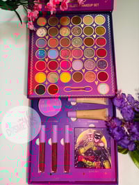 Image 1 of Superheroe eyeshadow palette 🦸‍♀️