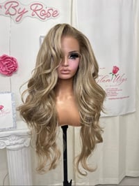 Image 1 of Mia luxury (free part) 