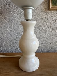 Image 6 of La lampe à poser en albâtre