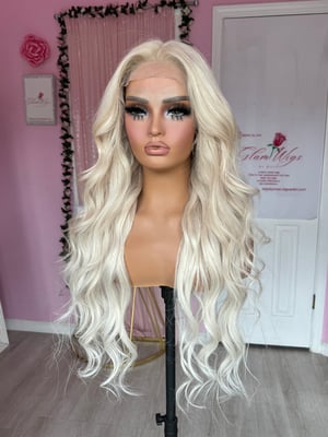 Image of human hair platinum blonde (ready to ship)