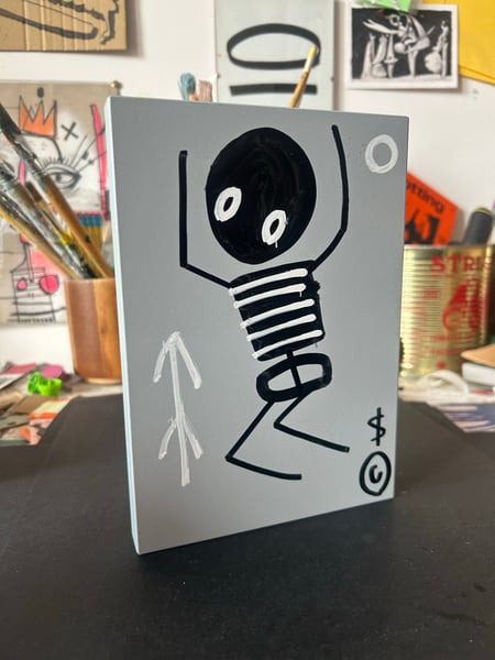 Image of Right standing Skel (grey)