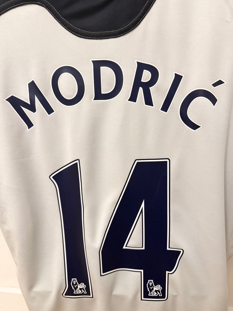 Image of Tottenham Hotspur “MODRIĆ 14” 2010/11 Home Shirt + PL patches (XL)