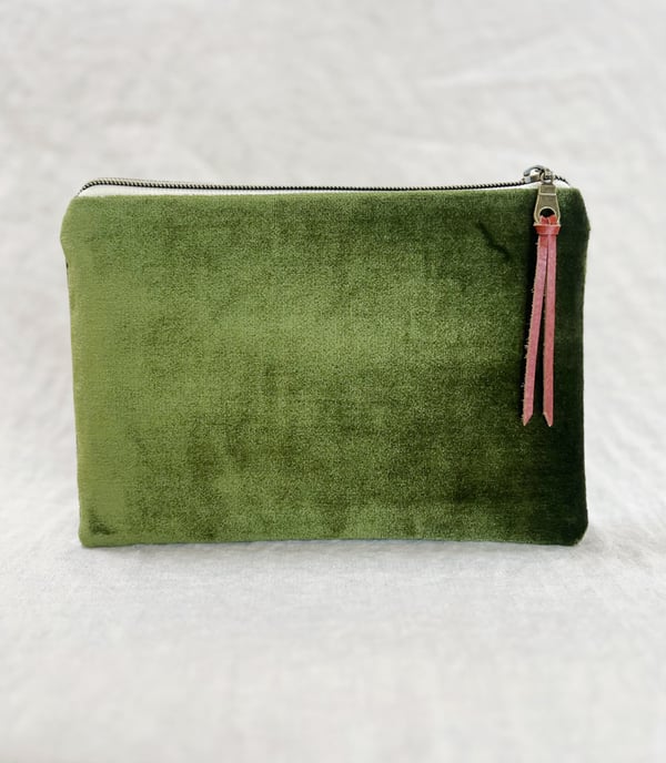 Image of Moss Clutch