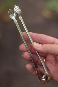 Image 1 of grosse, schwere Zuckerzange mit Muschel als Greifer