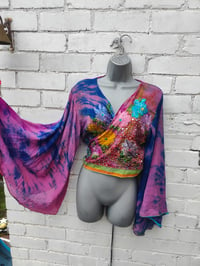 Image 5 of Wanderlust Stevie top rainbow flowers