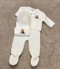 White Pooh Bear Pom Set