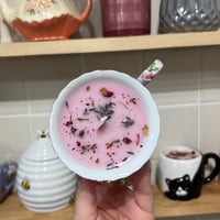 Image 2 of champagne pop scented candle