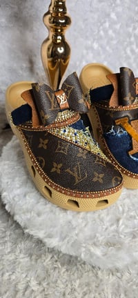 Image 4 of Classic Brown & Dark Denim Crocs w/ Hat