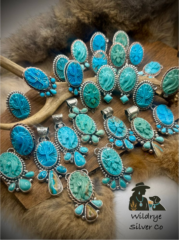 Image of Carved Kingman Turquoise Necklace (2)