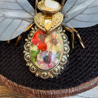 Image 2 of Jewellery bee  (b,  2x2.5 inches)