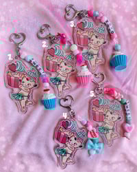 Image 3 of Cupcake Keychain