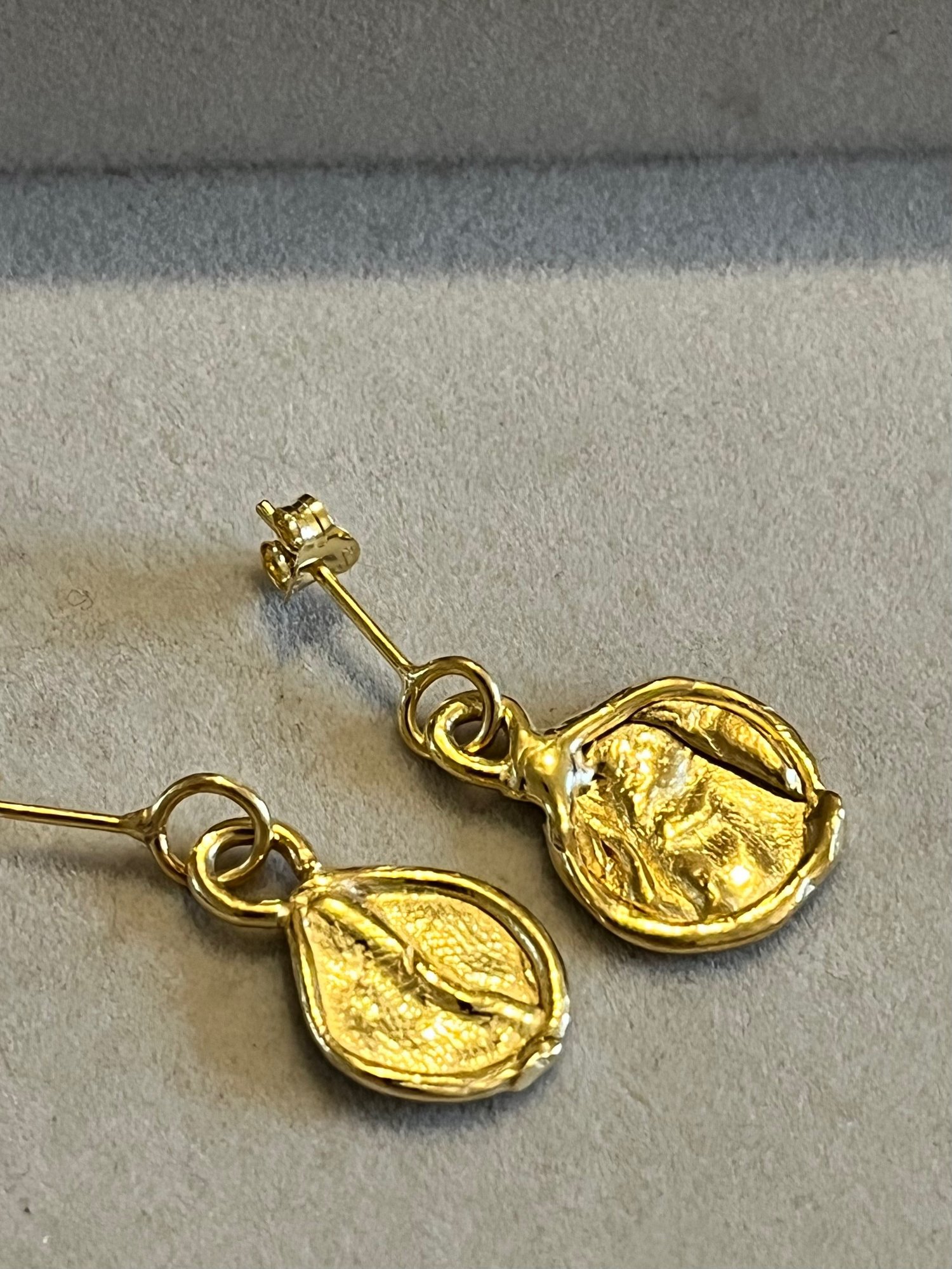 Image of Uisce Drip Drop Earrings
