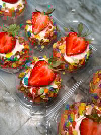 Image 3 of Cupcakes - 1 Dozen