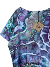 Image 5 of ♻️ UPCYCLED 3XL Ladies 100% Cotton Tee in Earthy Geode Ice Dye
