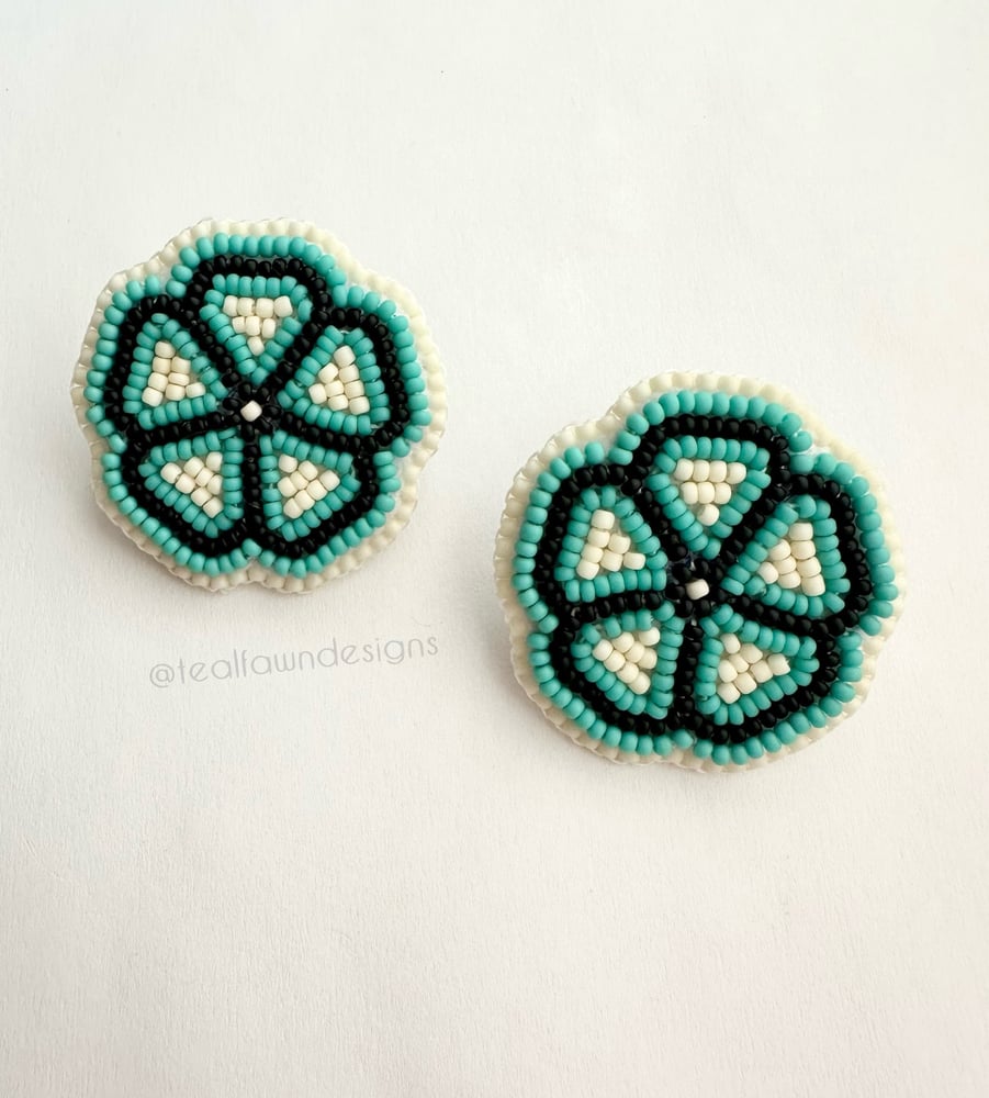 Image of Turquoise beaded flower earrings 