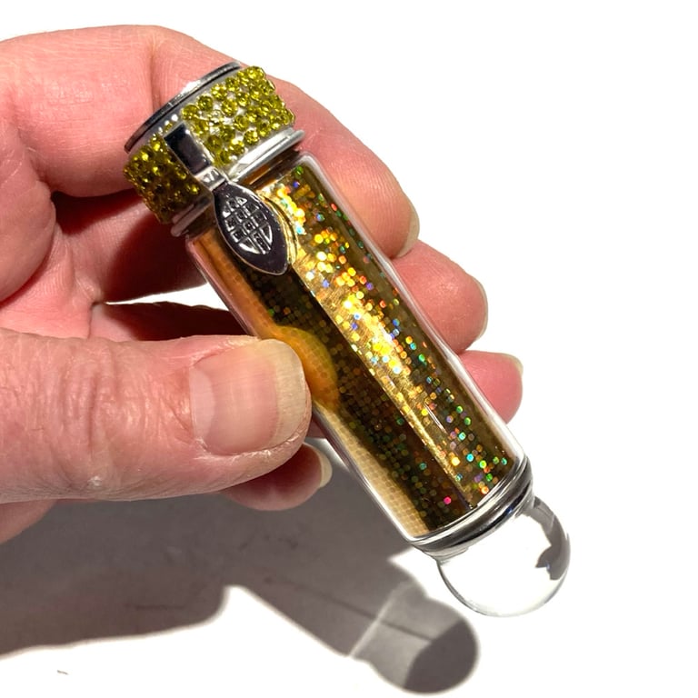 All That Glitters Image 2