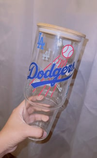 Image 3 of 40 Oz Cups 