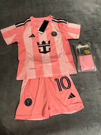 Image 1 of Messi pink kit no.10