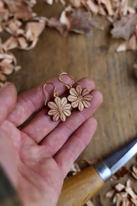 Image 4 of Daisy Flower~ Earrings 