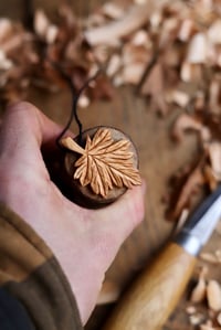 Image 5 of Maple Leaf - Pendant Necklace 