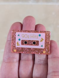 Image 2 of Broche cassette paillettes 90s