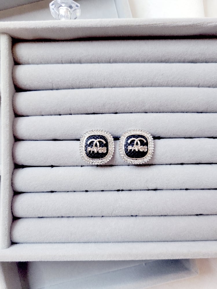 Image of Paris Stud Earrings 