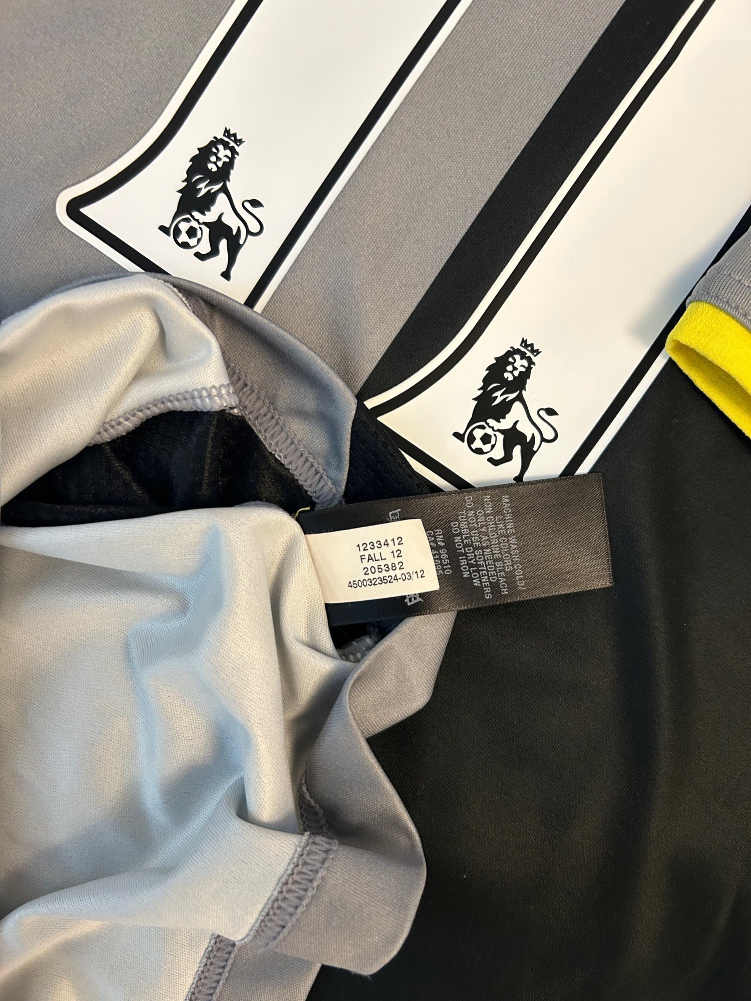 Image of Tottenham Hotspur “BALE 11” 2012/13 Third Shirt + patches (XL)