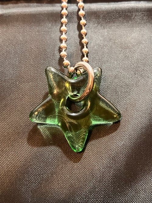 Image of mini emerald green star 