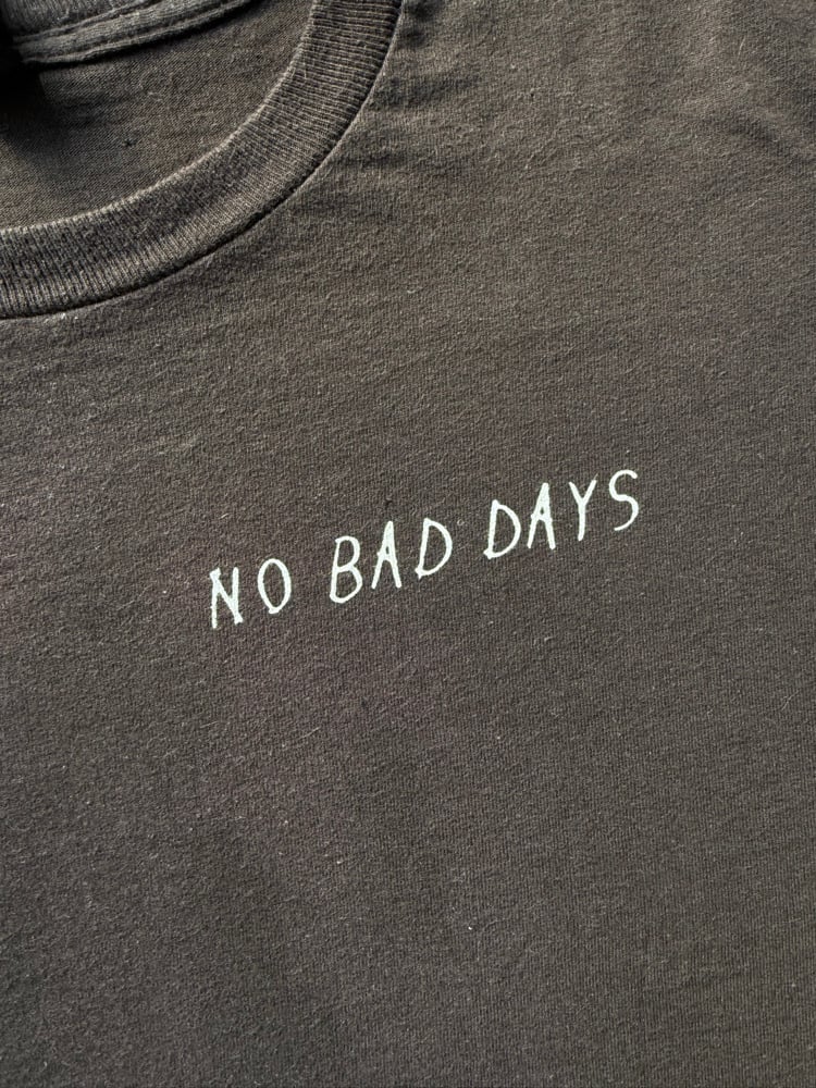 Image of NO BAD DAYS LONGSLEEVE BROWN