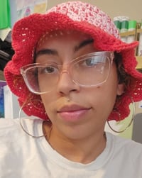 Red/white bucket hat