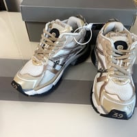 Image 1 of UNISEX GOLDEN NUGGET RUNNERS