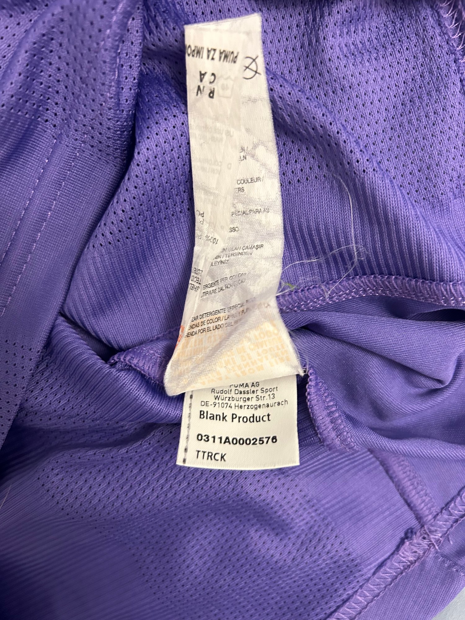 Image of Tottenham “DELE 20” 2021 Away, “LENNON 7” 2011 Away (L)