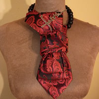 RED & BLACK TIE NECKLACE