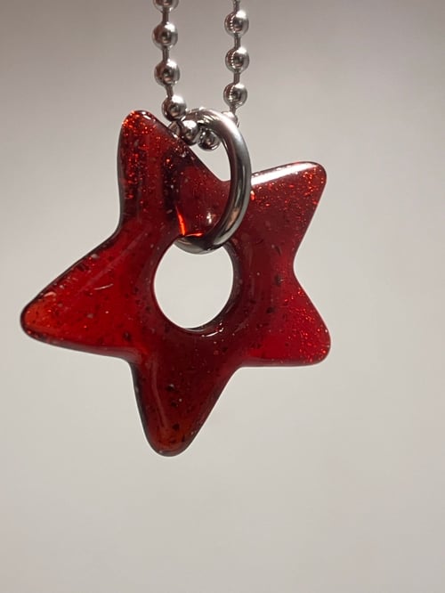 Image of red blizzard star