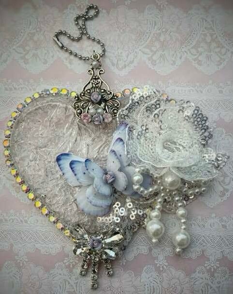 Image of Skylar Foundation/ Crystal/Crackle Heart Ornament