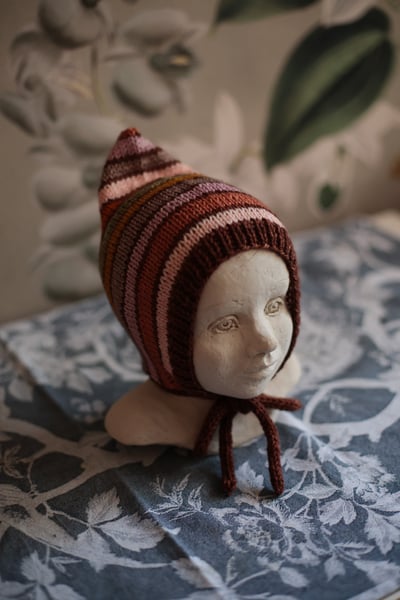 Image of Pixiehat striped, Chocolate brown brim and Icords, Size 2-5 years 