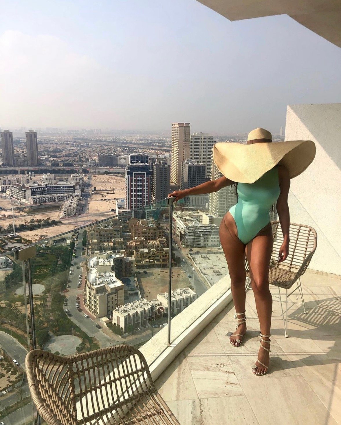 Image of NEUTRAL OVERSIZED TURN BACK BRIM STRAW HAT (OS)