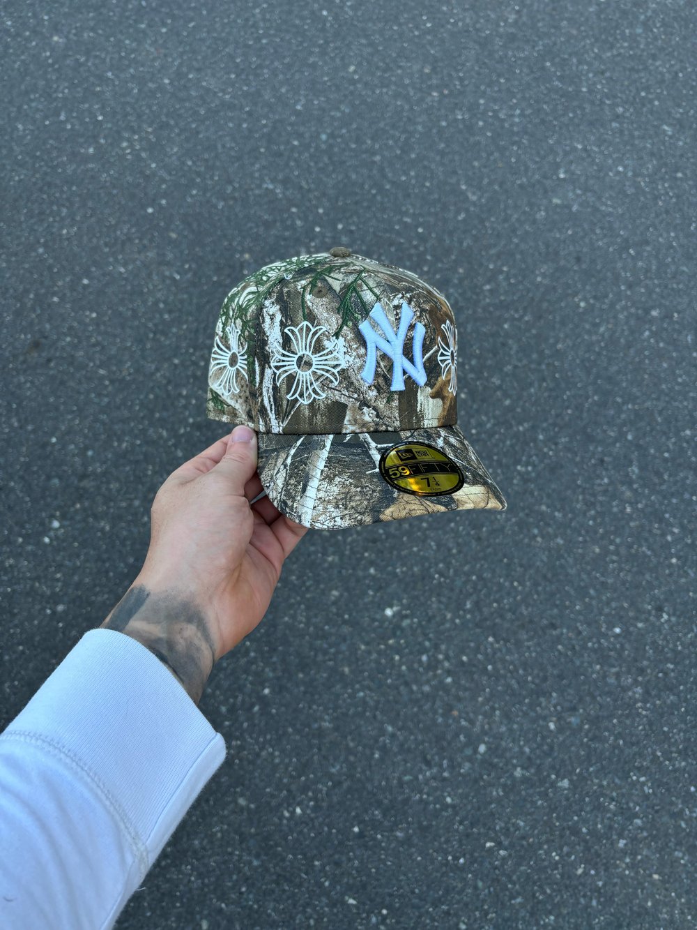 Image of REAL TREE CAMO NY YANKEES  CUSTOM FITTED CAP