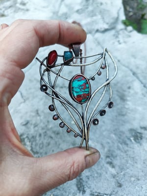 Red and blue pendant 