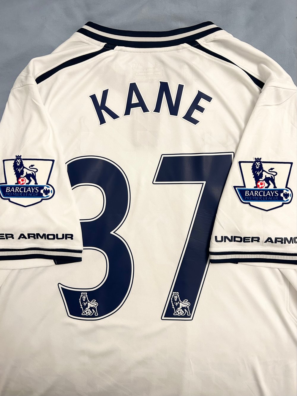 Image of Tottenham Hotspur “KANE 37” 2013/14 Home Shirt + PL patches (L)